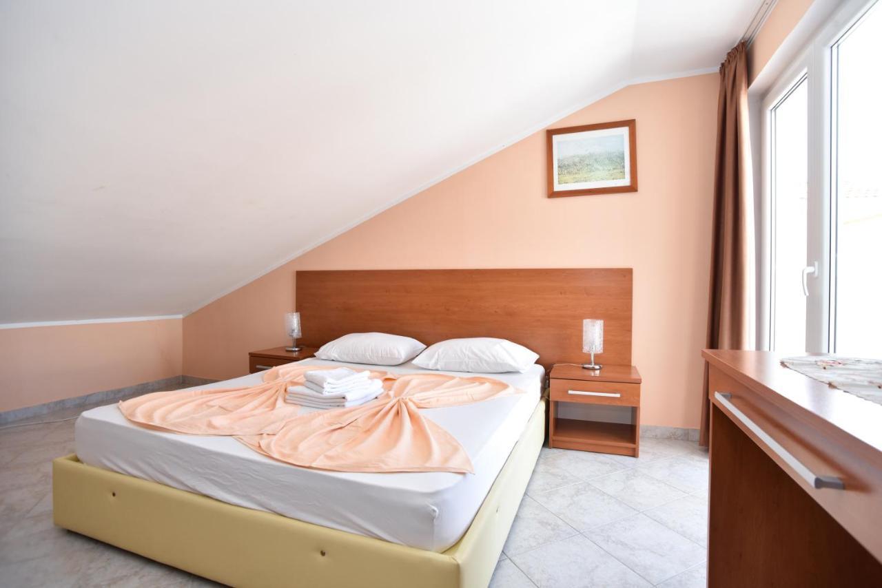 Mara Apartment